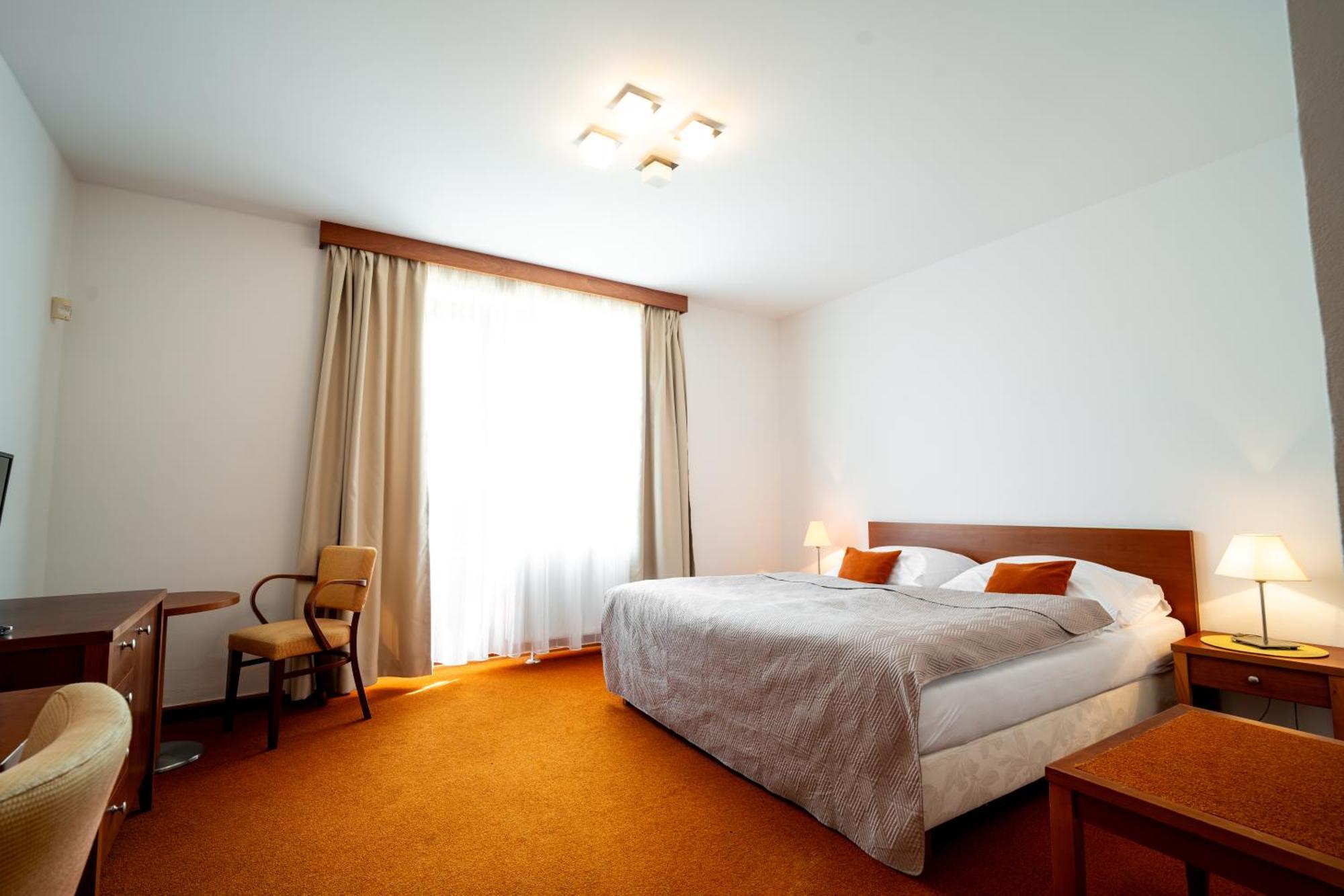 Golf Hotel Austerlitz ภายนอก รูปภาพ